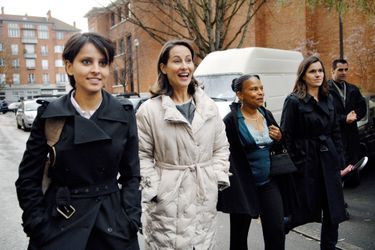 Janvier 2007, à Suresnes, Ségolène Royal candidate à la présidentielle est entourée de Najat Vallaud-Belkacem, Christiane Taubira et Aurélie Filippetti  