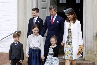 La princesse Mary et prince Frederik de Danemark avec leurs enfants à Fredensborg, le 1er avril 2017