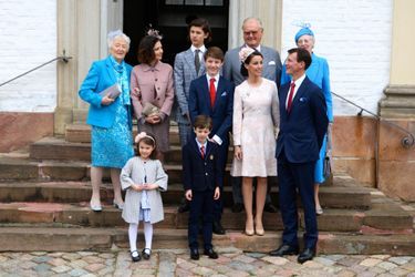 La famille royale danoise lors de la confirmation du prince Felix de Danemark à Fredensborg, le 1er avril 2017