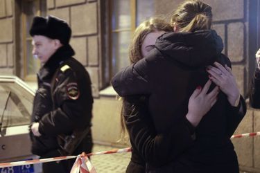 L'émotion à Saint-Pétersbourg après l'attentat qui a causé la mort de 14 personnes, le 3 avril 2017.