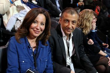  Mourad Boudjellal et sa femme Linda dans les tribunes lors du grand meeting d'Emmanuel Macron à Bercy. 