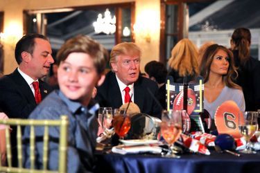 Reince Priebus, Donald et Melania Trump à Palm Beach, en Floride, le 5 février 2017.
