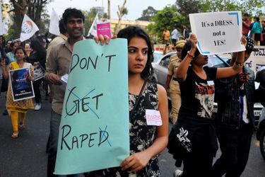 A Bengaluru, en Inde. «Ne vous faites pas violer» devient «ne violez pas».