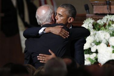 Barack Obama et son vice-président à l'enterrement de Beau, le fils de Joe Biden, le 6 juin 2015.