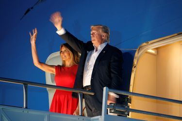 Donald Trump et Melania Trump après un meeting à l&#039;aéroport d&#039;Orlando-Melbourne, en Floride, le 18 février 2017.