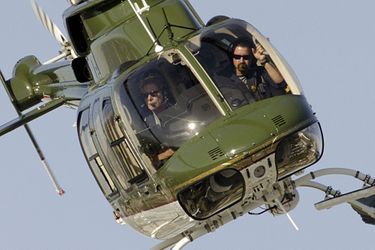 Harrison Ford à bord de son Hélicoptère Bell