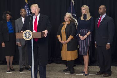 Donald Trump et sa fille Ivanka Trump lors d’une visite du musée de l’histoire afro-américaine de Washington, le 21 février 2017.