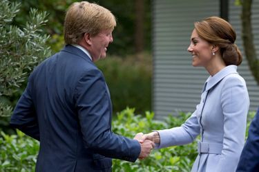 La duchesse Catherine de Cambridge avec le roi Willem-Alexander des Pays-Bas, le 11 octobre 2016
