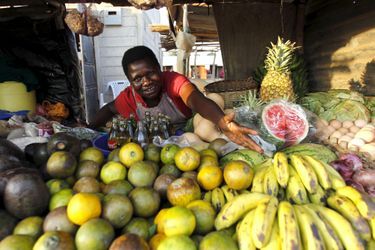 Imelda Akinyi, 25 ans, vendeuse de fruits à Kogelo, le village où est né le père de Barack Obama.
