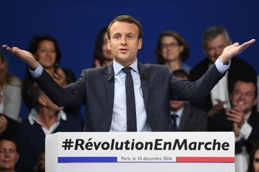 Emmanuel Macron lors de son meeting porte de Versailles samedi, à Paris