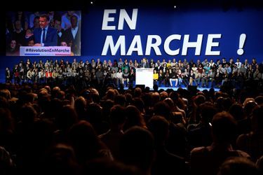 Emmanuel Macron lors de son meeting porte de Versailles samedi, à Paris