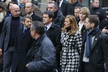 Manuel Valls et Anne Gravoin durant la marche républicaine à Paris