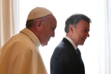 Le pape François et le président colombien Juan Manuel Santos au Vatican, le 16 décembre 2016.