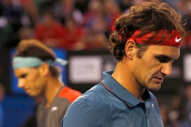 Roger Federer dubitatif après sa défaite face à Rafael Nadal en demi-finale de l&#039;Open d&#039;Australie 2014.