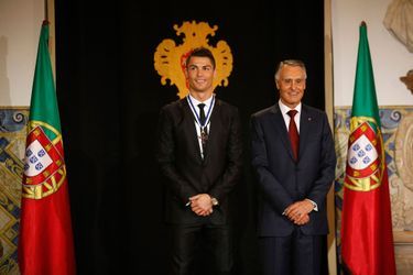 Rencontre avec le président portugais Silva en 2014 pour recevoir l'Ordre de l'Infant Dom Henri