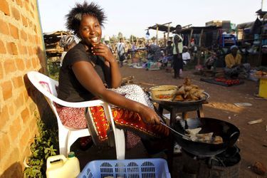 Vivian Odhiambo, 24 ans, cuisinière à Kogelo, le village où est né le père de Barack Obama.