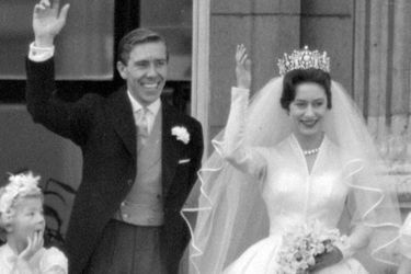 La princesse Margaret et Lord Snowdon, au balcon de Buckingham le jour de leur mariage, le 6 mai 1960