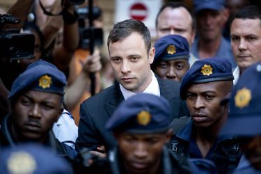 Oscar Pistorius condamné à six ans de prison ferme pour meurtre.