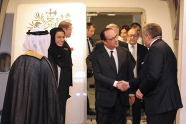 François Hollande En Visite À Abou Dhabi 2