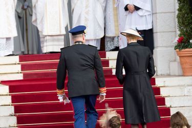Le prince Albert et la princesse Charlène, avant la messe, samedi