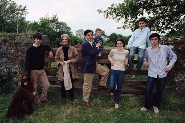 La famille Fillon toujours à Solesmes dans la Sarthe, en mai 2002. 