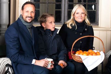 La princesse Ingrid Alexandra avec ses parents la princesse Mette-Marit et le prince Haakon de Norvège à Oslo, le 20 décembre 2016