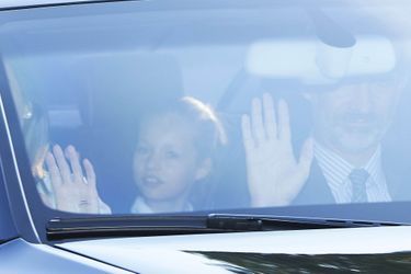 La princesse Leonor d'Espagne avec la reine Letizia et le roi Felipe VI à Madrid, le 12 septembre 2016