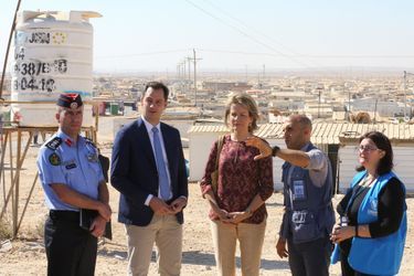 La reine Mathilde de Belgique avec le ministre belge Alexandre De Croo en Jordanie, le 24 octobre 2016