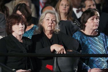 Kathleen Willey, Juanita Broaddrick et Kathy Shelton lors du deuxième débat présidentiel entre Donald Trump et Hillary Clinton à Saint-Louis, le 9 octobre 2016.