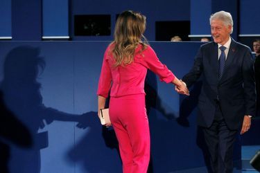 Melania Trump et Bill Clinton lors du deuxième débat présidentiel à Saint-Louis, dans le Missouri, le 9 octobre 2016.