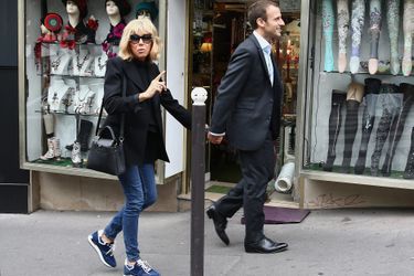 Balade dominicale à Montmartre pour Emmanuel et Brigitte Macron