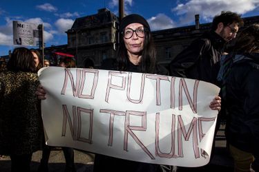 Des centaines de personnes ont manifesté leur soutien envers "les groupes vulnérables attaqués par Donald Trump"