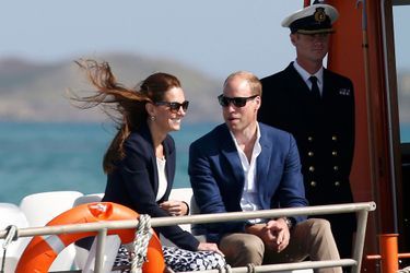 Le prince William et son épouse la duchesse de Cambridge, née Kate Middleton, ont visité les Iles Scilly<br />
 ce vendredi 2 septembre au second jour de leur première visite officielle dans les Cornouailles.
