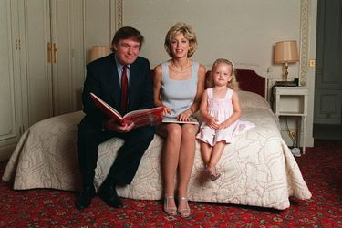 Tiffany Trump avec son père Donald Trump et sa mère, en 1996.