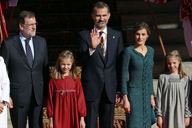 Le roi Felipe VI, la reine Letizia et les princesses Leonor et Sofia d&#039;Espagne avec Mariano Rajoy à Madrid, le 17 novembre 2016