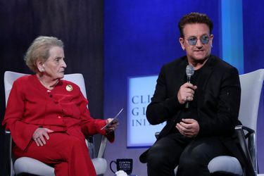 Madeleine Albright et Bono lors du Clinton Global Initiative à New York, le 19 septembre 2016.