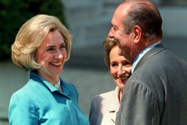 Hillary Clinton lors d&#039;un déjeuner à l&#039;Elysée avec Jacques et Bernadette, 1998.