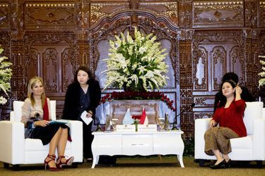 La reine Maxima des Pays-Bas avec la ministre indonésienne de la Culture à Jakarta, le 1er septembre 2016