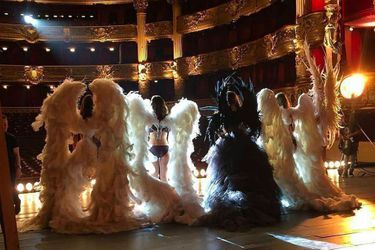 Les anges sur la scène de l'Opéra Garnier