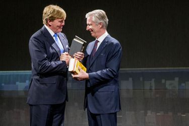 Les rois Willem-Alexander des Pays-Bas et Philippe de Belgique à la Foire du livre de Francfort, le 18 octobre 2016