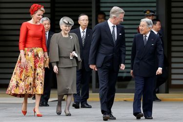 La reine Mathilde et le roi Philippe de Belgique avec l&#039;empereur Akihito du Japon et l&#039;impératrice Michiko à Tokyo, le 11 octobre 2016