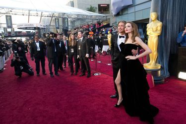 Angelina Jolie et Brad Pitt à la soirée des Oscars 2012.