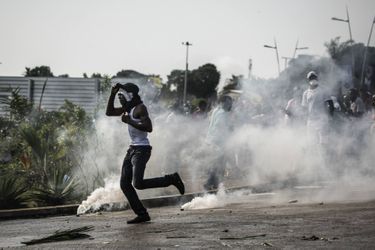 Des gaz lacrymogènes ont été utilisés pour disperser les manifestants le 31 août 2016 à Libreville
