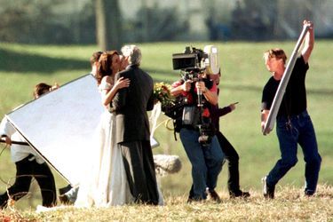 Julia Roberts et Richard Gere avec Garry Marshall sur le tournage de &quot;Just Married&quot; en 2002.