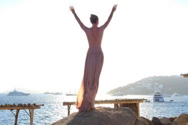 Laeticia Hallyday en vacances à Mykonos