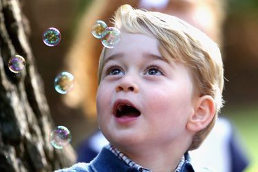 Le prince George, le fils de Kate Middleton et du prince William, à Victoria au Canada.
