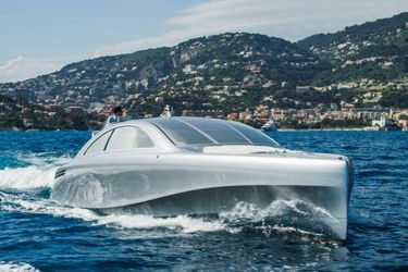 Mercedes-Benz dévoile son yacht de luxe