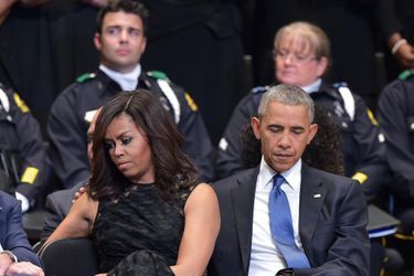 Les Obama et les Bush côte à côte pour les victimes de Dallas 