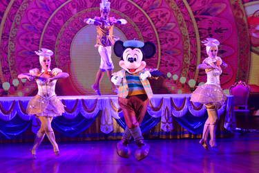 Avec "Mickey et Le Magicien", un air de Broadway à Disneyland