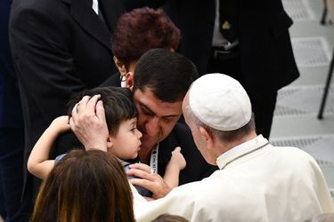 58 familles meurtries par l&#039;attentat de Nice ont été reçues par le pape samedi au Vatican